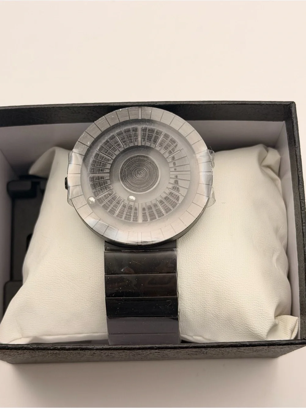 EUTOUR Magnetic Ball-bearing Wristwatch, Black, New in Box